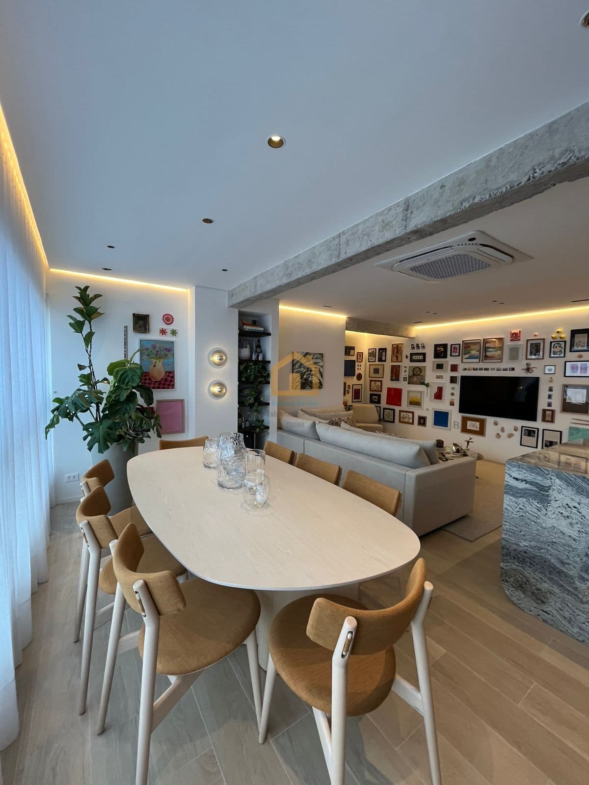Apartamento 2 dormitórios (sendo 1 suíte) à venda no bairro José Menino - Santos/SP