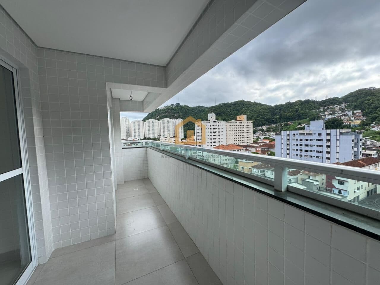 Apartamento para Locação – 2 Dormitórios (1 Suíte) | Marapé – Santos/SP