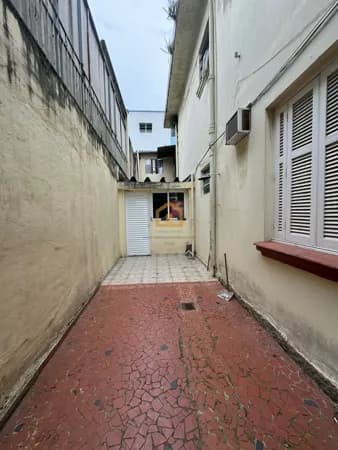 CASA SOBREPOSTA ALTA 3 dormitórios, COM EDÍCULA À VENDA no bairro Embaré - Santos/SP