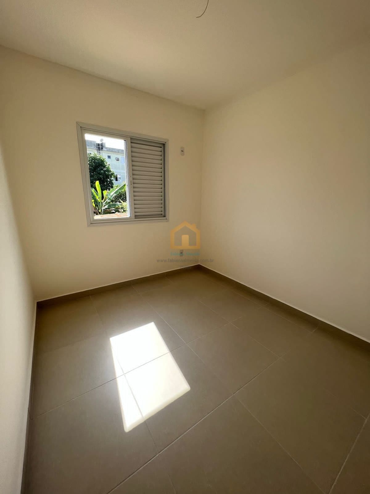 🏡 Casa Sobreposta Alta – Nova e Nunca Habitada!