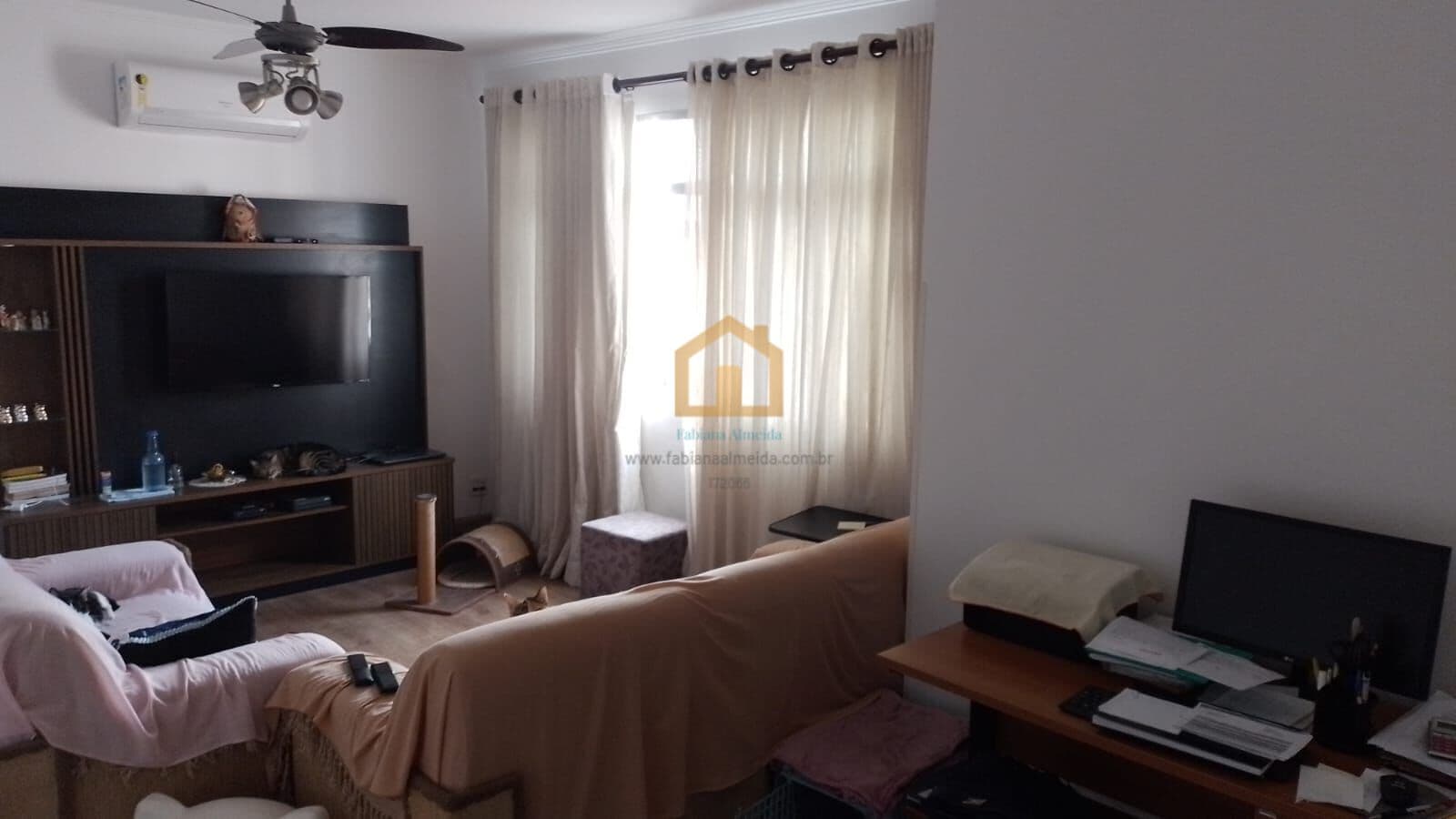 Apartamento 02 Dormitórios de Frente, Vista Livre - Bairro Embaré - Santos/SP.