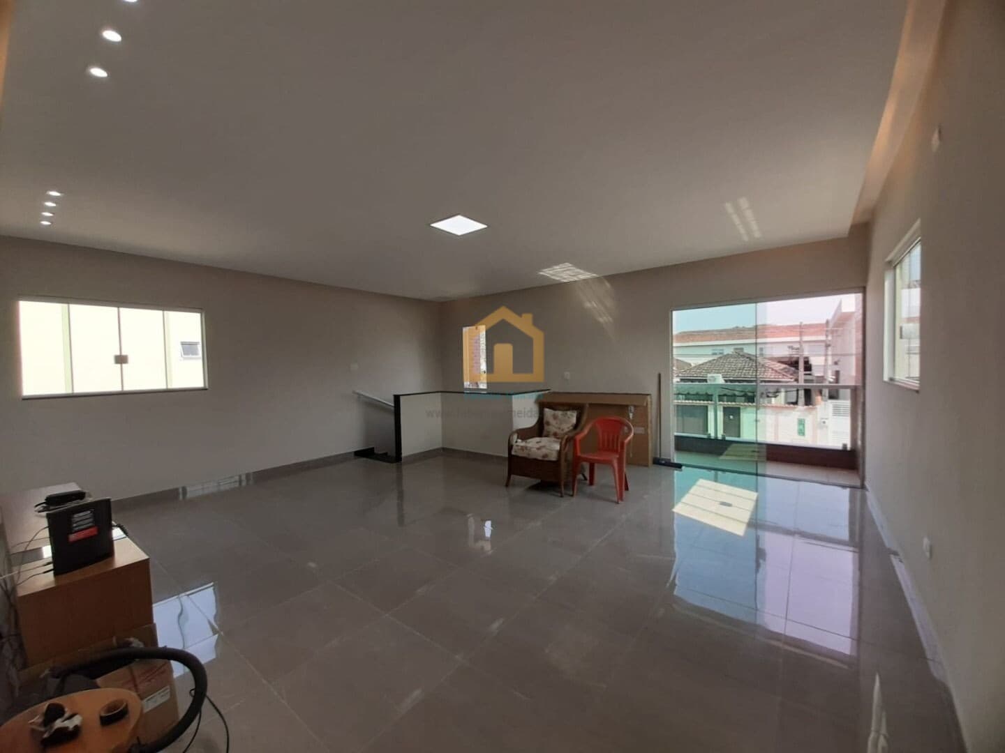 Casa Sobreposta 2 Dormitórios, sendo 1 com Suíte, à venda - Vila São Jorge - Santos/SP
