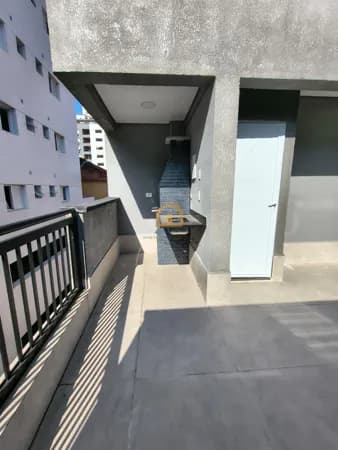 Casa 2 dormitórios sendo 2 suites com espaço para fazer piscina Marapé - Santos/SP