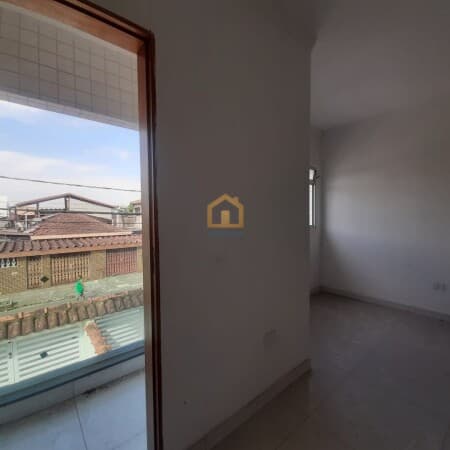 Casa Sobreposta Alta 2 Dormitórios, sendo 1 Suíte à venda - Santa Maria - Santos/SP