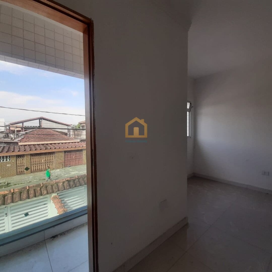 Casa Sobreposta Alta 2 Dormitórios, sendo 1 Suíte à venda - Santa Maria - Santos/SP