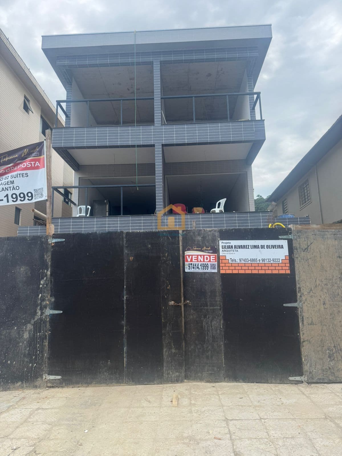 Casa Duplex em Construção - 3 dormitórios sendo 2 Suítes - 2 Vagas no bairro Marapé - Santos/SP