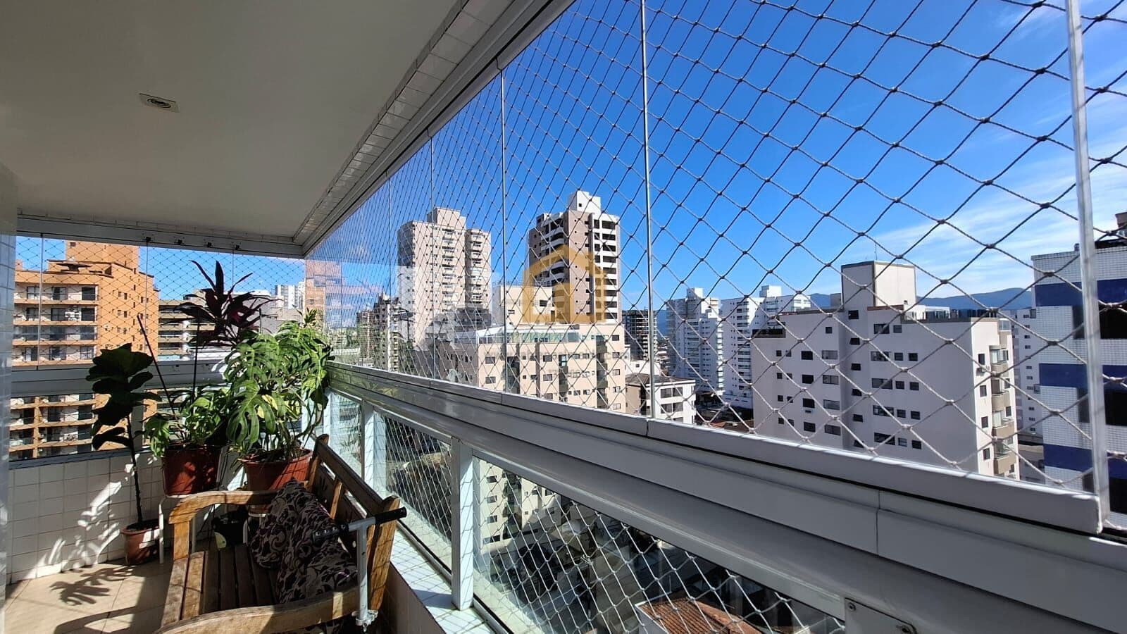 Apartamento 3 dormitórios, sendo 1 suíte porteira fechada à venda no bairro Aviação - Praia Grande/SP