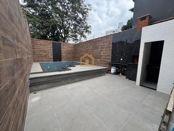 Casa 4 Suítes | Área de Lazer Completa | Ótima Localização Bairro Campo Grande, Santos/SP