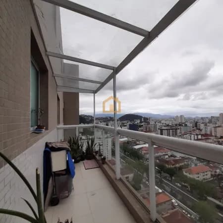 Cobertura Duplex com Vista para o Mar e Porto – Bairro Marapé, Santos/SP