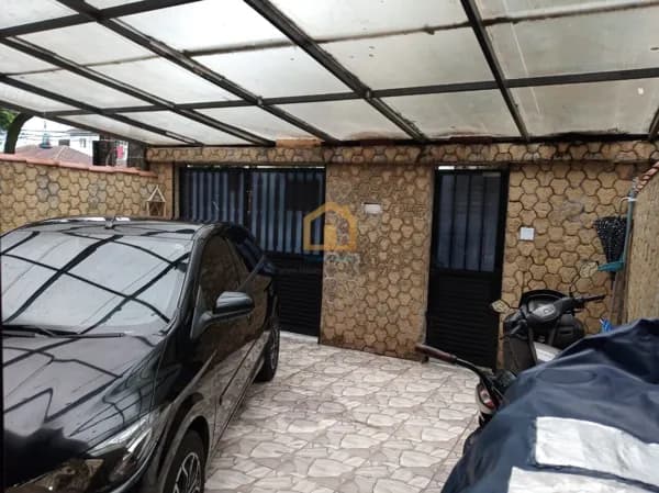 Casa 4 dormitórios, sendo 1 suíte à Venda no bairro Embaré - Santos/SP