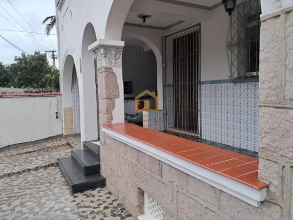 SOBRADO AMPLO – 500m² DE TERRENO – AV. BERNARDINO DE CAMPOS – Campo Grande – Santos