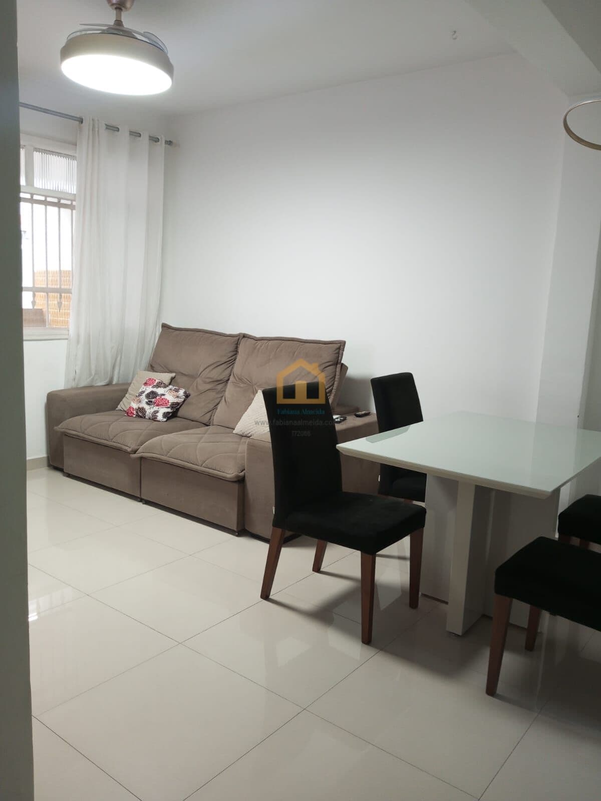 Apartamento bem conservado - Bairro Centro - São Vicente/SP.