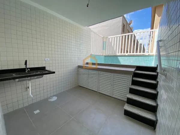 Casa Sobreposta Alta Nova - Bairro Aparecida em Santos/SP.