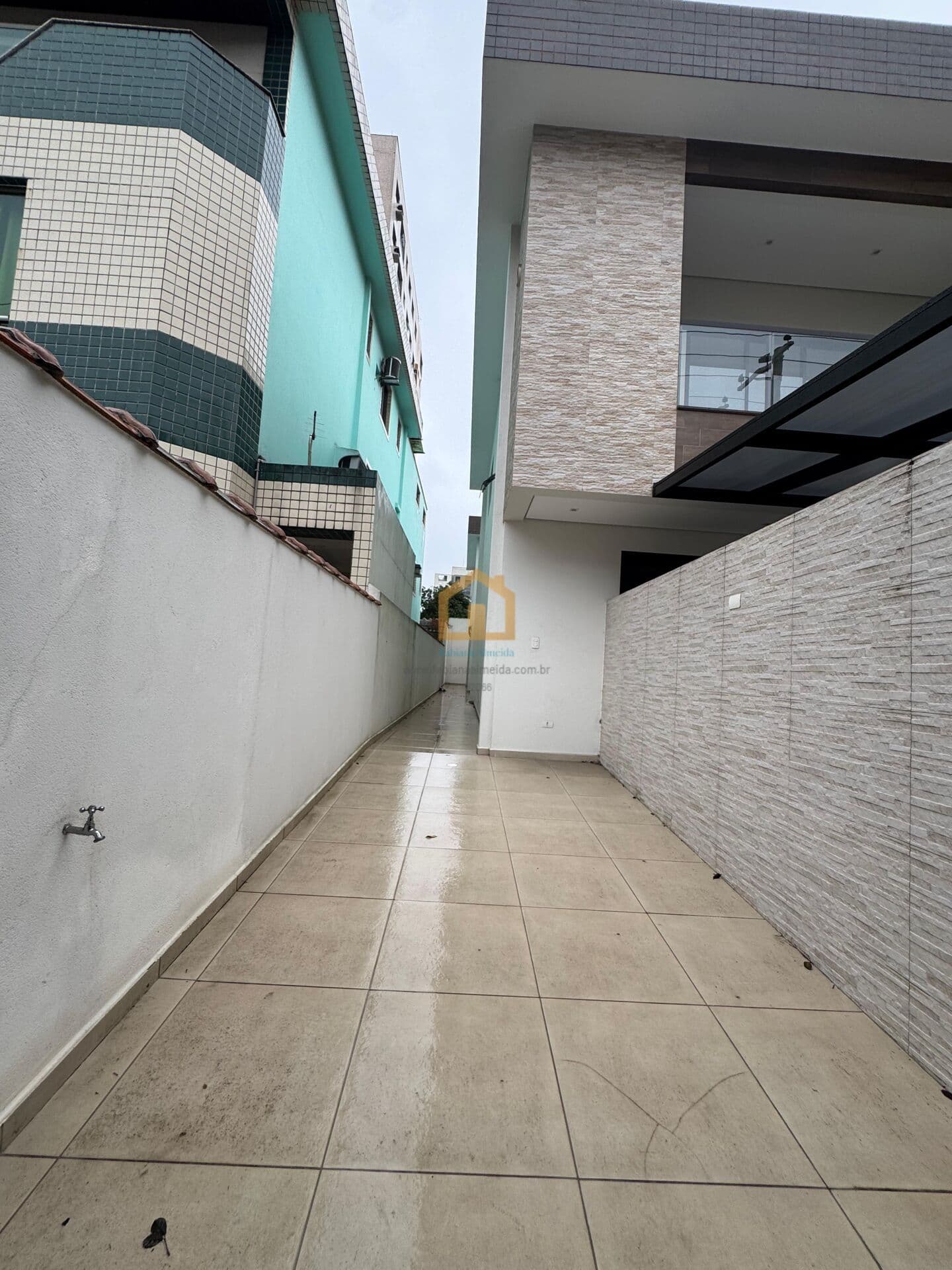 Sobrado 2 Suítes à Venda no Embaré – Santos/SP