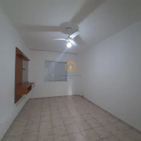 Apartamento Kitnet bem conservado, no Bairro Ponta da Praia, em Santos/SP