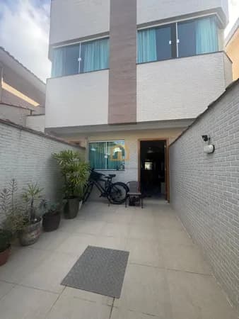 Casa Sobreposta 3 dormitórios (sendo 1 suíte) para Locação – Marapé | Santos