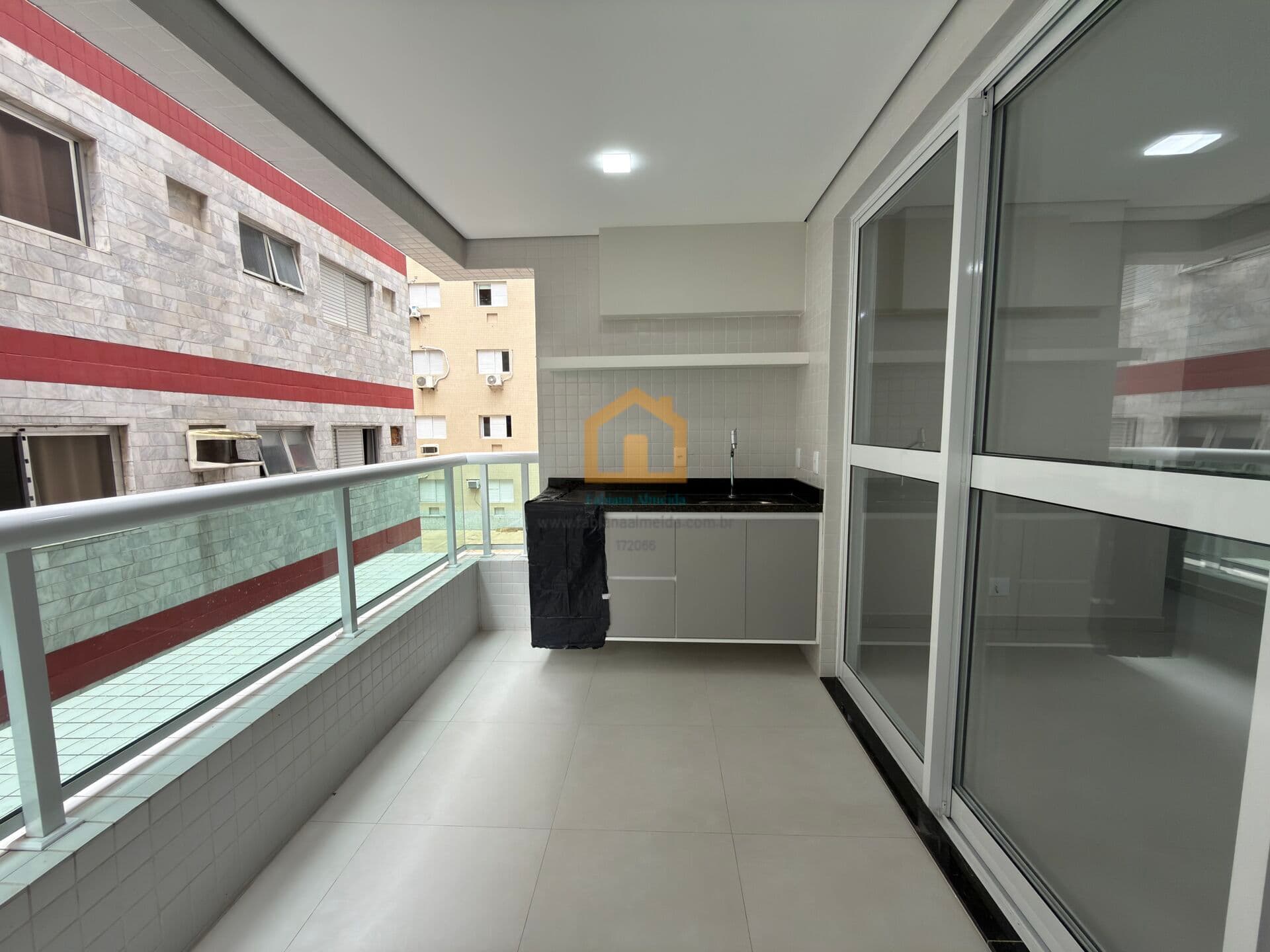 Apartamento 2 dormitórios sendo 1 suíte à venda no bairro Embaré - Santos/SP