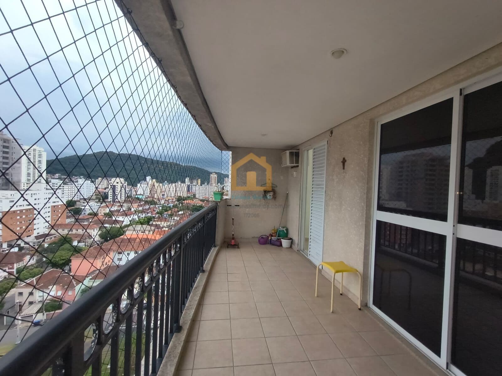 Apartamento 2 dormitórios, sendo 1 suíte à venda no bairro Marapé - Santos/SP