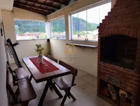 Casa Sobreposta Alta Duplex 3 dormitórios, sendo 2 suítes - Bairro Vila São Jorge - Santos/SP.
