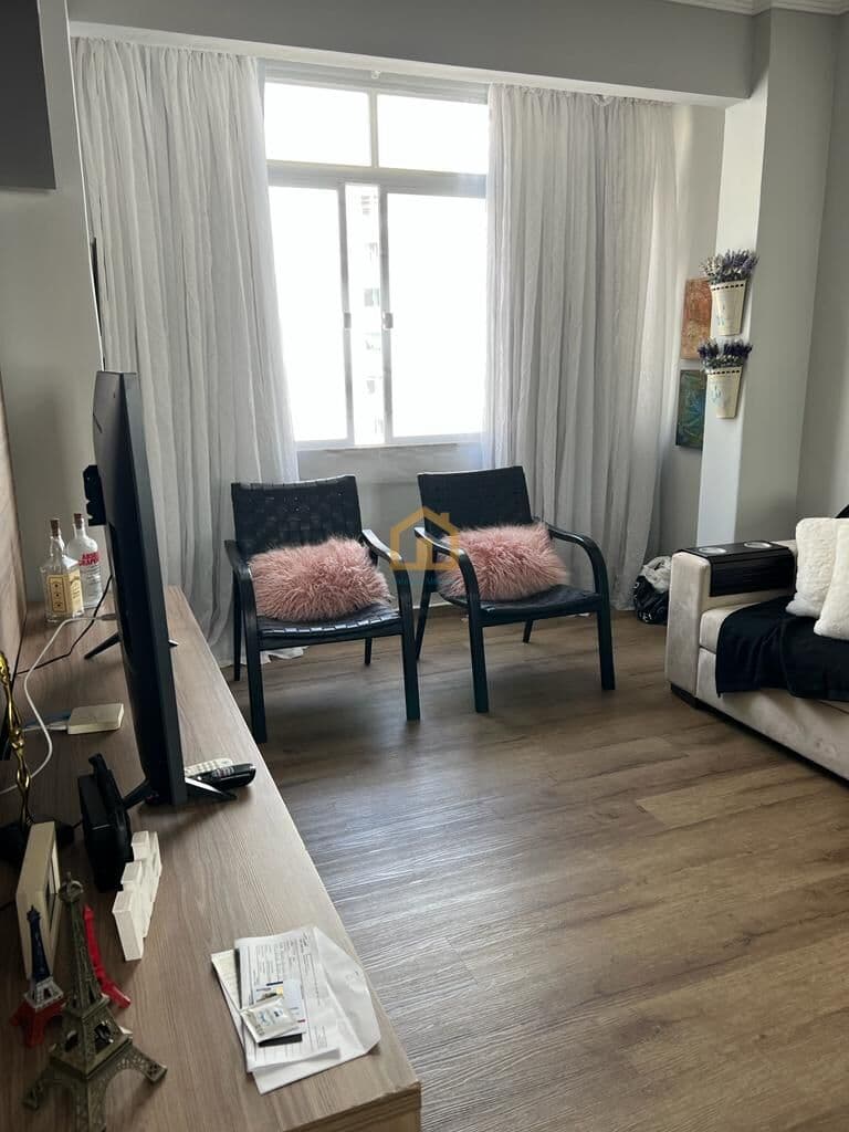 Apartamento Padrão 1 dormitório e 1 vaga demarcada prédio com elevador e portaria na Quadra do Mar