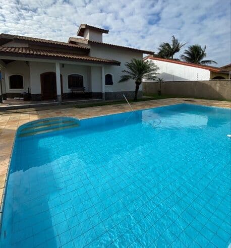 Casa Térrea com piscina maravilhosa, próximo da praia em Bopiranga, Itanhaém