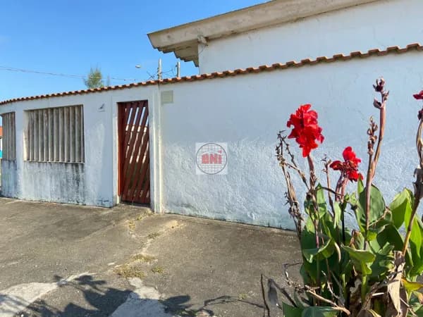 Casa Padrão de frente para o mar.