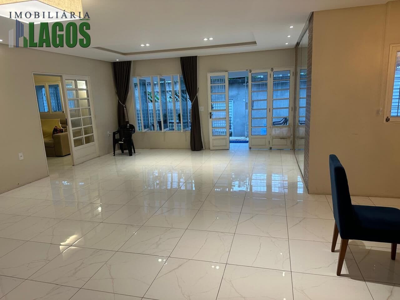 Casa Comercial localizada no Maurício de Nassau, Caruaru/PE