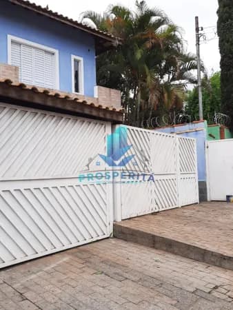 CASA À VENDA COM PISCINA NO JD IPÊ COM ÓTIMA LOCALIZAÇÃO - Cotia /SP