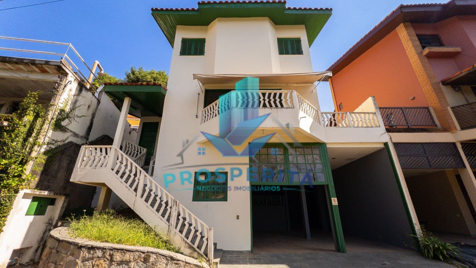 Casa À VENDA em Condomínio - Elegante residência tipo Maison Vert - GRANJA VIANA