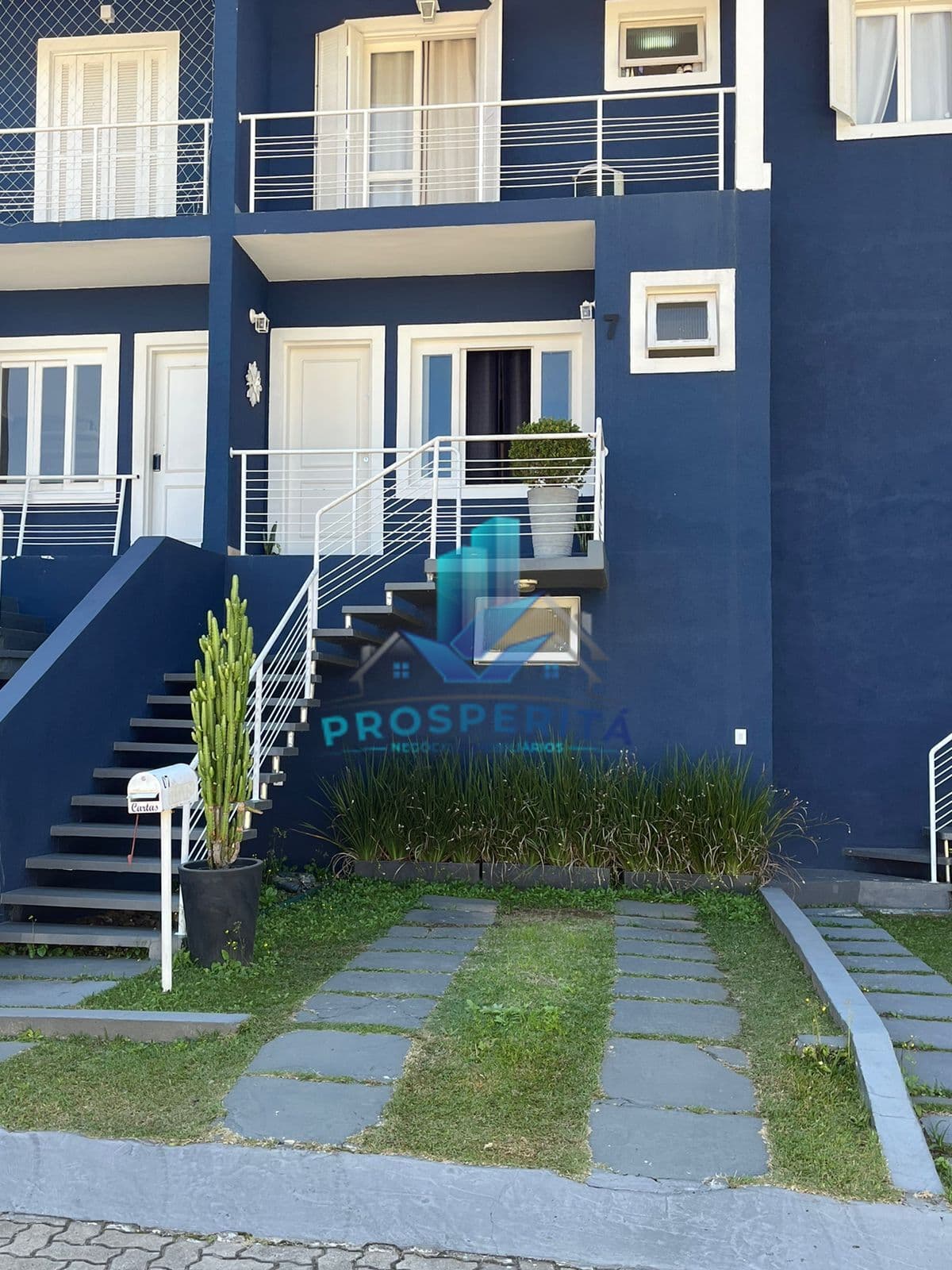 Excelente sobrado com 03 suítes - Condomínio Villaggio Di Fiesole - Cotia/SP