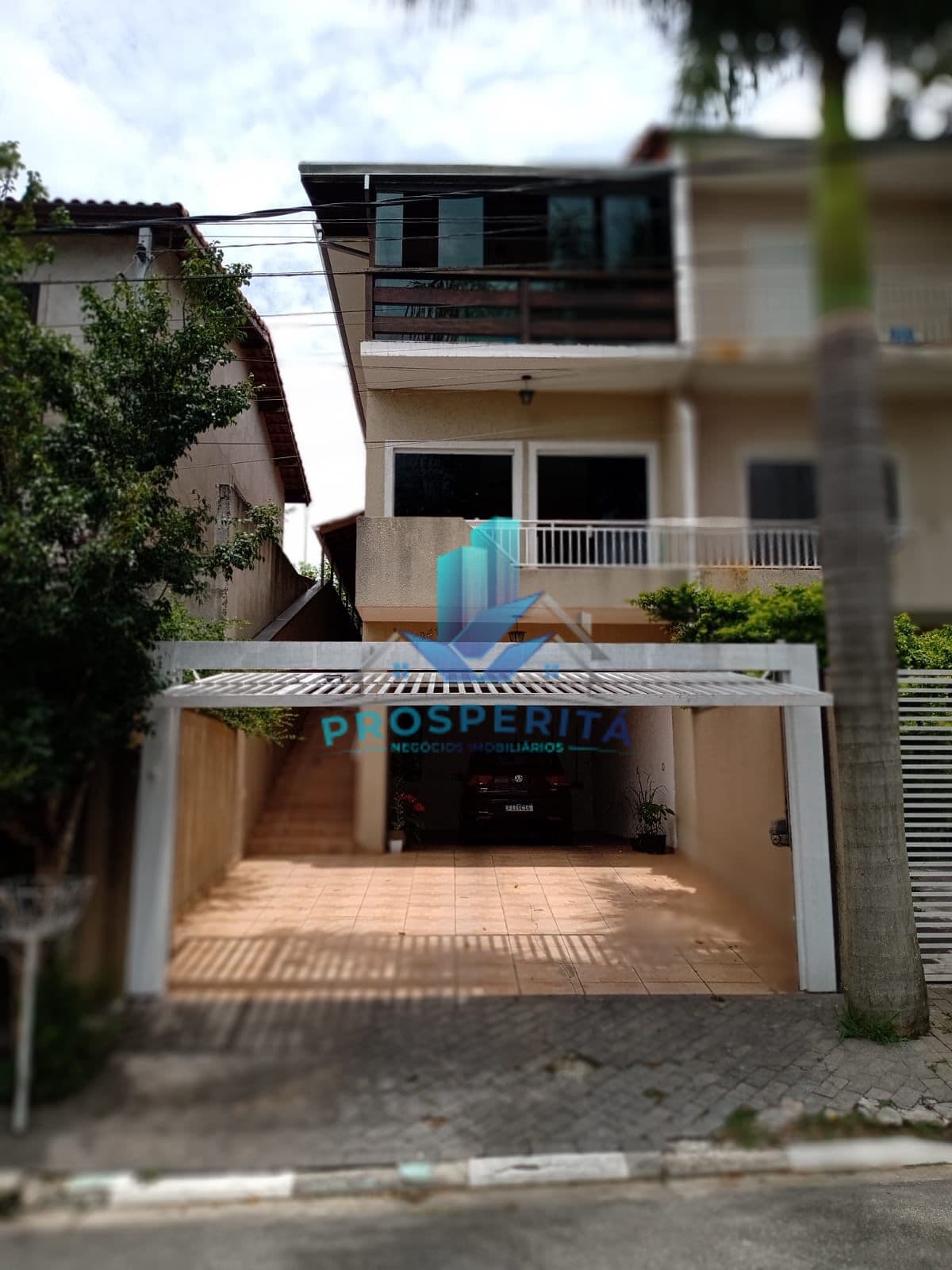 Oportunidade - Sobrado de 03 Dormitórios ( 01 Suíte com hidromassagem) - Residencial Villa D'este - Cotia/SP