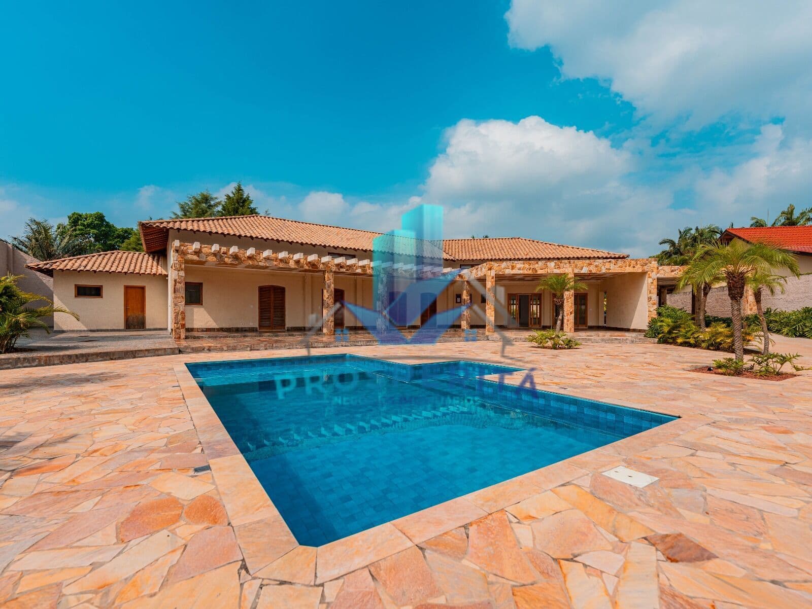 CASA À VENDA no Condomínio Jardim Passargada A -Jd. Passargada I