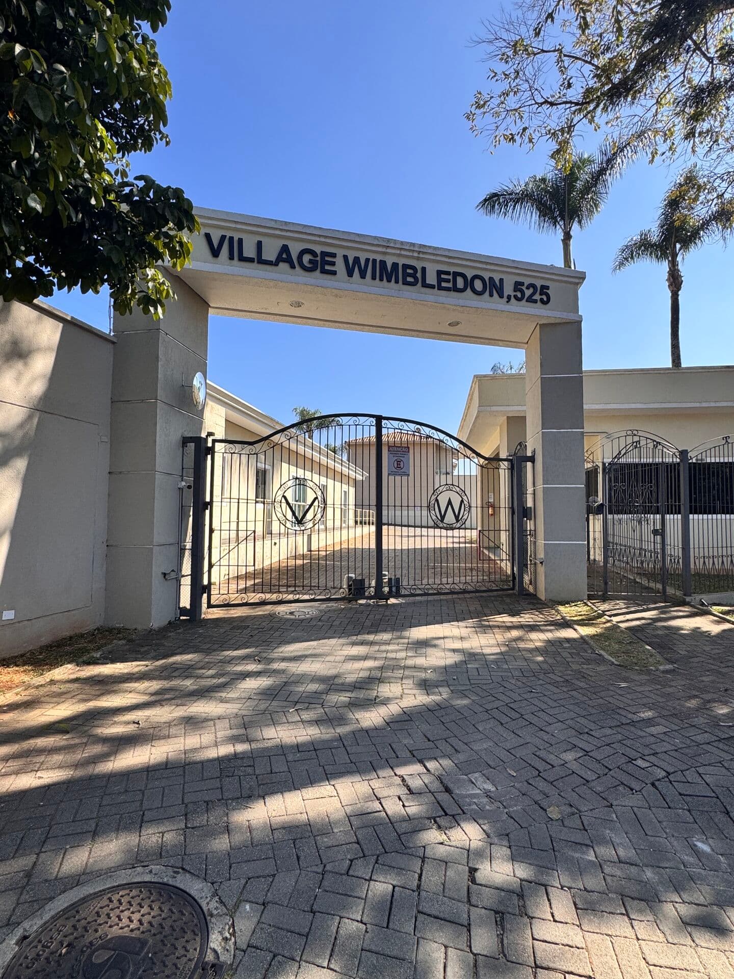 Casa para locação tada Mobiliada - Cond. Village Wimbledon - Jd Passargada km 24,5