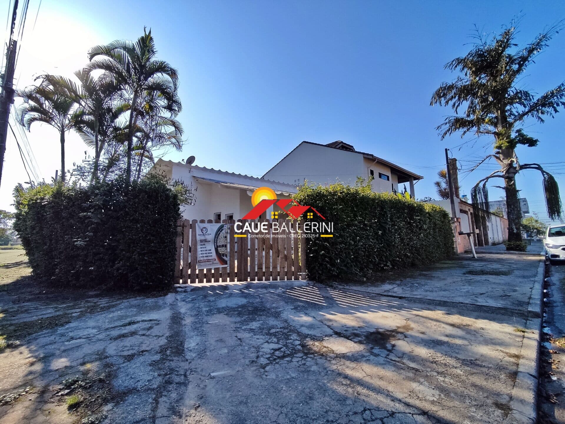 Olha que casa térrea aconchegante para venda em Peruíbe-SP: