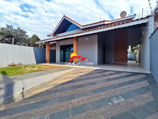 Excelente casa térrea para venda no Centro da cidade de Peruíbe/SP: