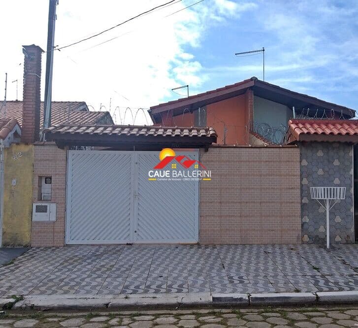 Linda casa Geminada para locação definitiva em Peruíbe/SP: