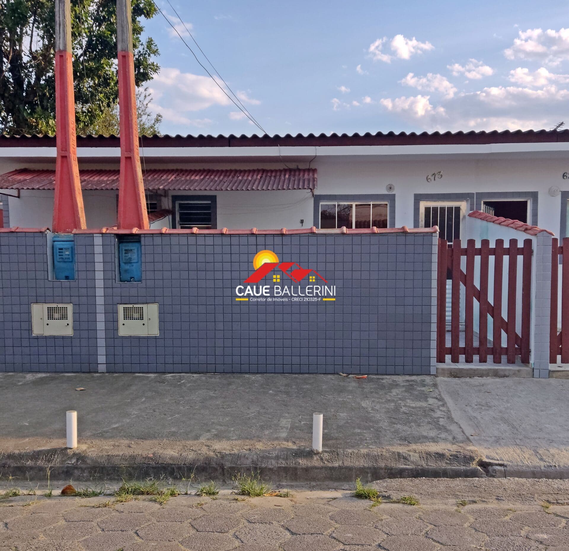 Linda casa com 1 dormitório para locação definitiva com: