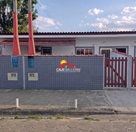 Linda casa com 1 dormitório para locação definitiva com: