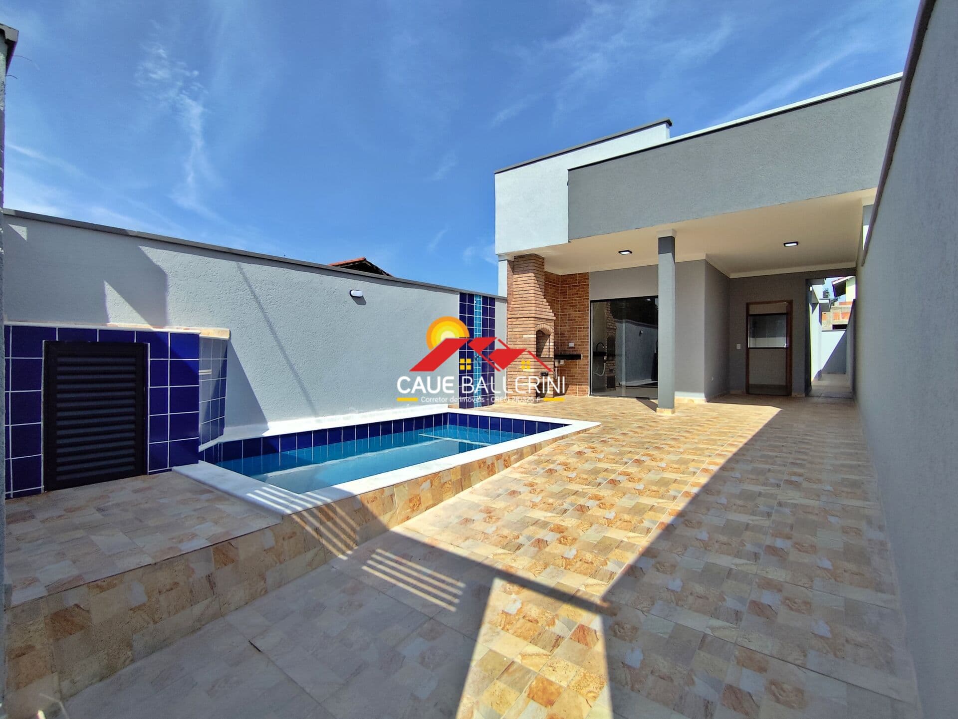 Pare tudo o que está fazendo e venha conhecer sua nova casa com piscina em Peruíbe-SP!