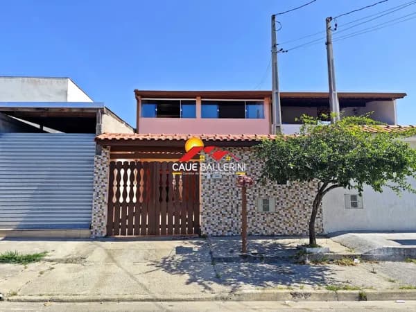 🏡 Casa espaçosa com 4 dormitórios para locação definitiva no bairro Nova Peruíbe