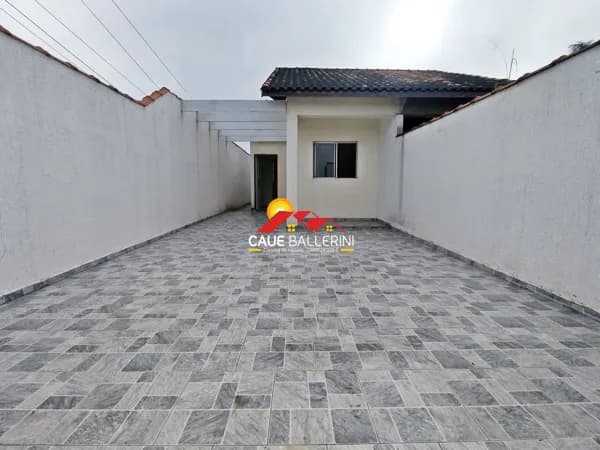 Casa geminada com 2 dormitórios, para locação definitiva em Peruíbe - SP: