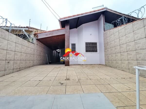 Linda casa geminada, com 3 dormitórios para venda em Peruíbe/SP: