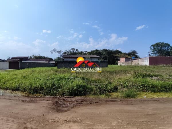 Terreno com 300 m² para venda em Peruíbe/SP: