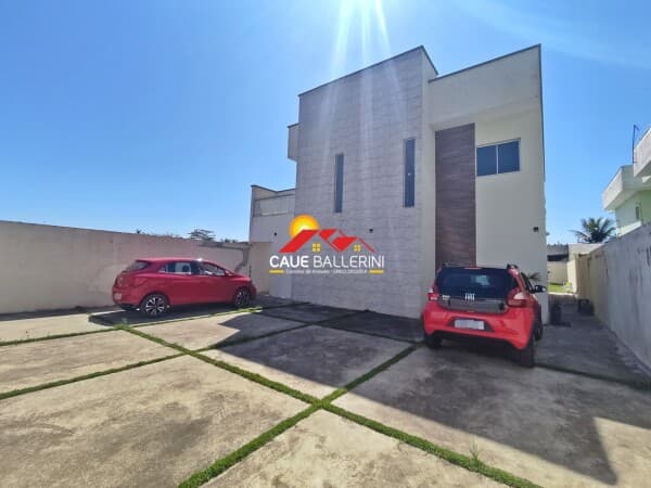 Olha que aconchego essa casa sobreposta com 2 dormitórios para venda em Peruíbe/SP;