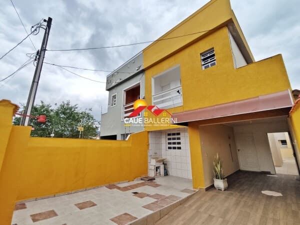 Lindo sobrado geminado para locação definitiva em Peruíbe/SP: