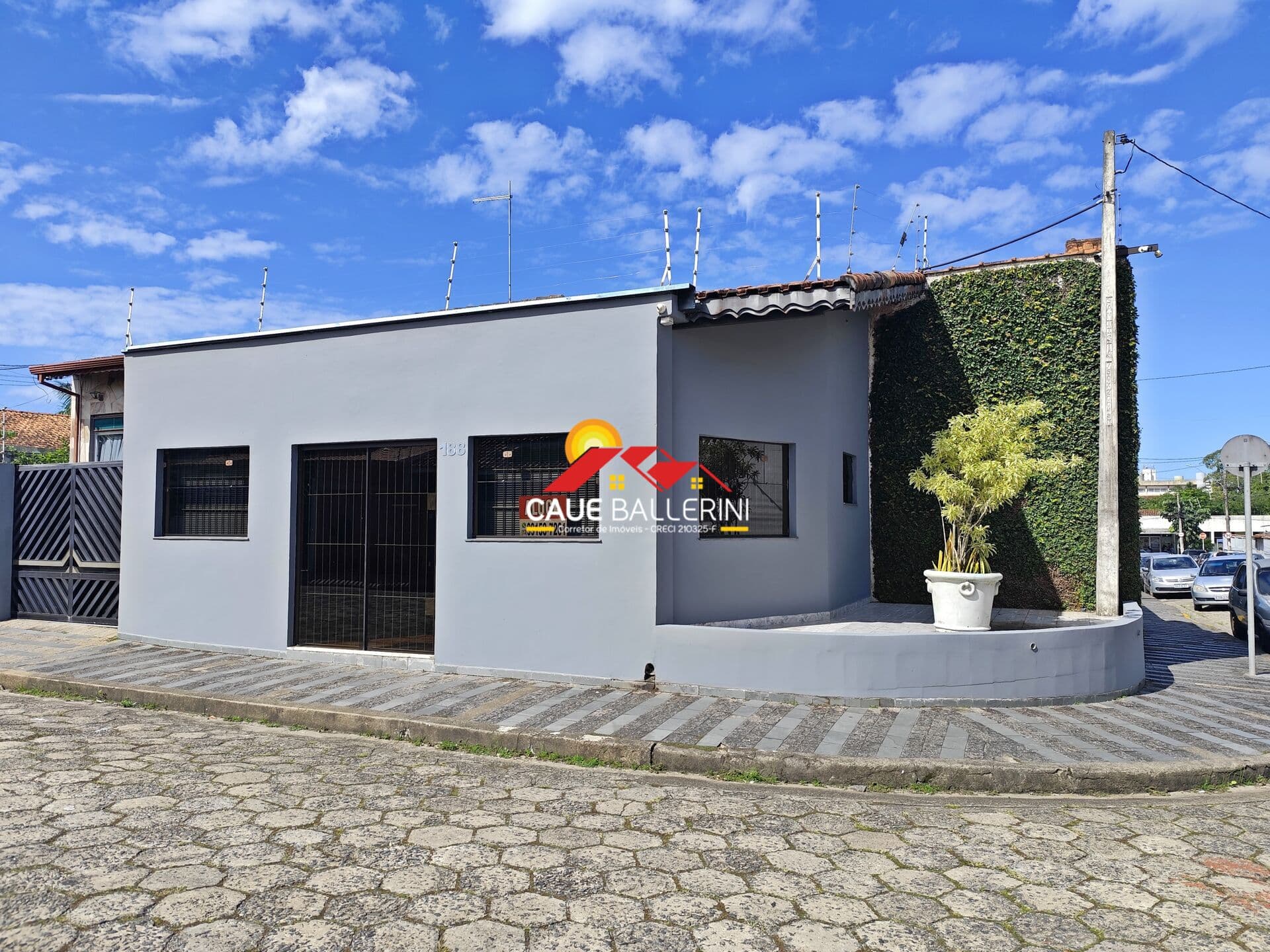 Sala comercial para locação definitiva no Centro de Peruíbe-SP: