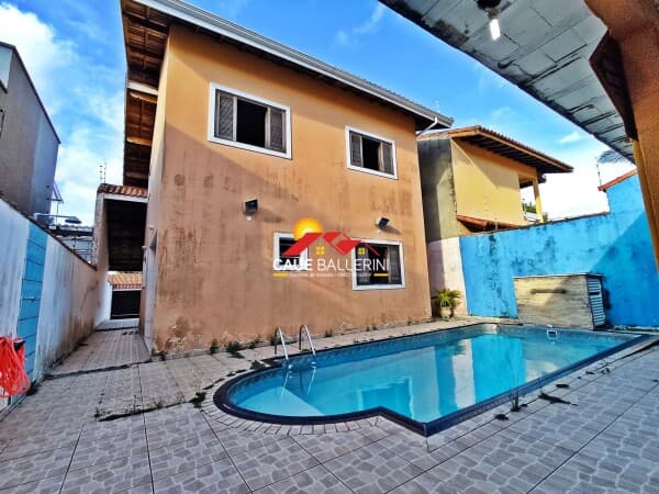 Lindo sobrado com piscina em Peruíbe - SP para venda: