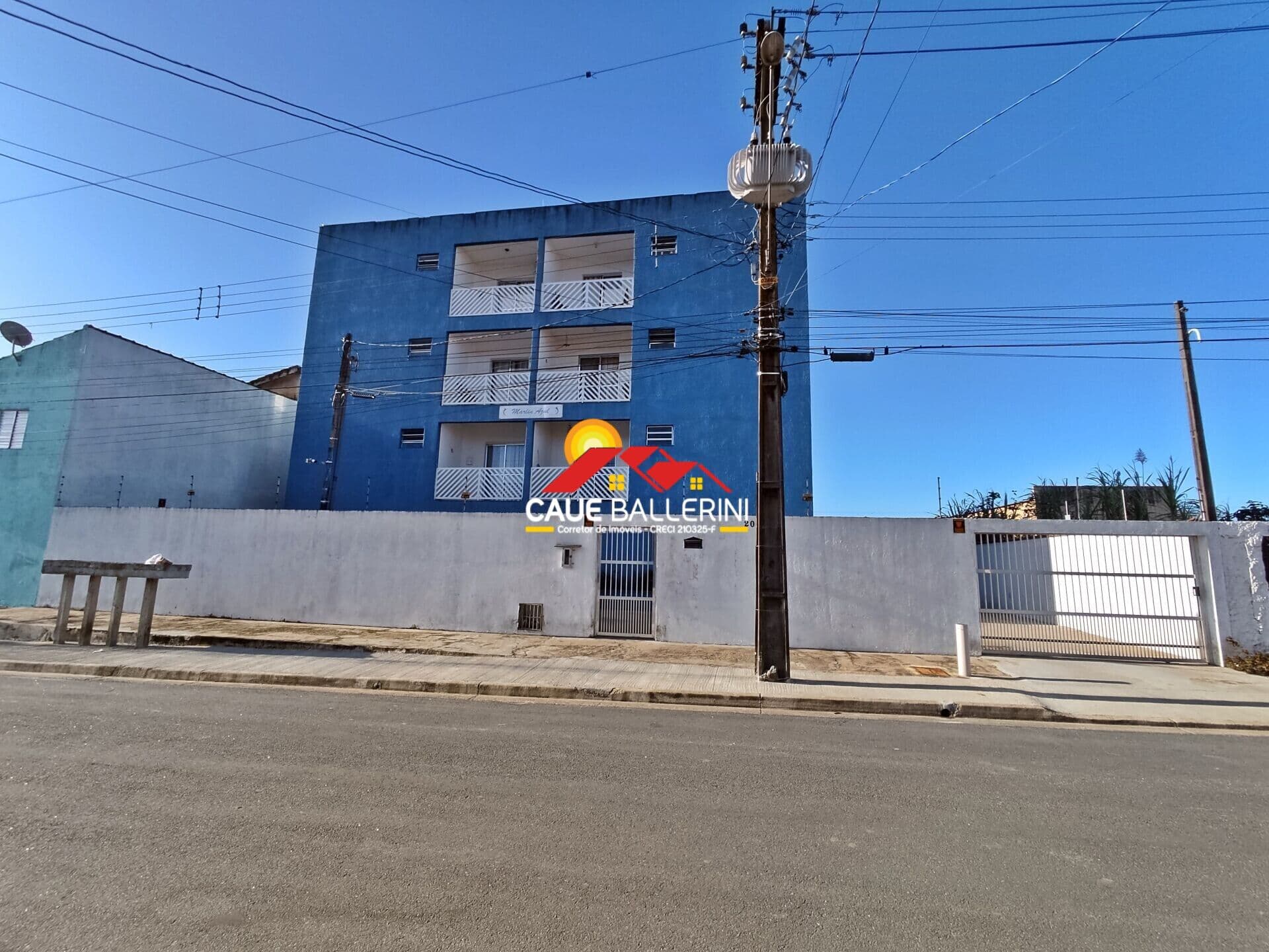 Excelente apartamento com 2 dormitórios e mobiliado, para locação definitiva na cidade de Peruíbe-SP:
