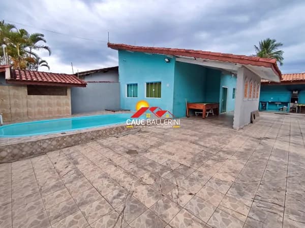 Casa térrea e com piscina, LADO LINHA, para locação definitiva em Peruíbe/SP: