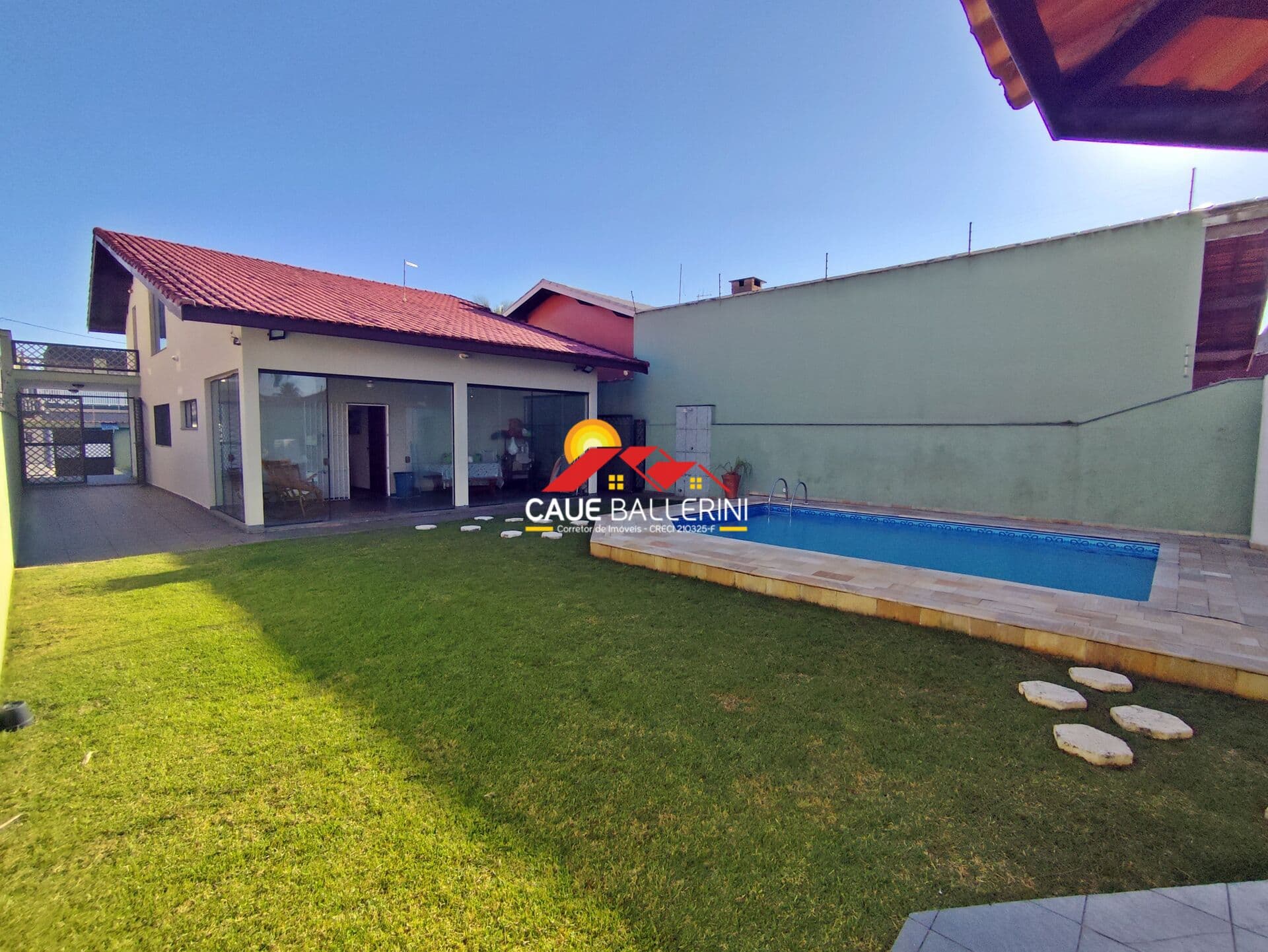 🌴 Sobrado com piscina a 60 metros do mar. Seu refúgio à beira-mar espera por você 🏖️